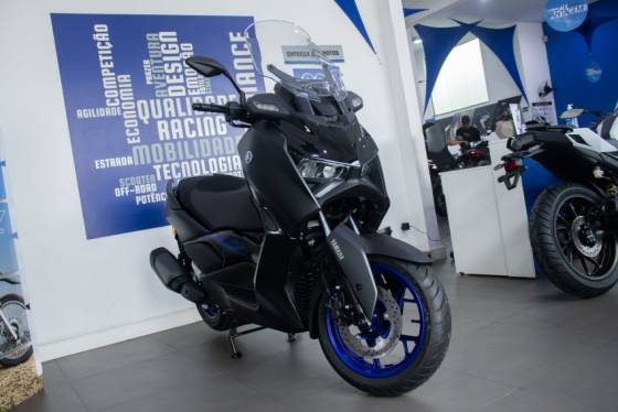 YAMAHA XMAX 300 CONNECTED ABS 